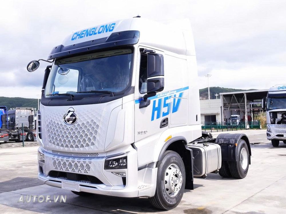 Đầu kéo 1 cầu ChengLong H5V 310Hp Mới